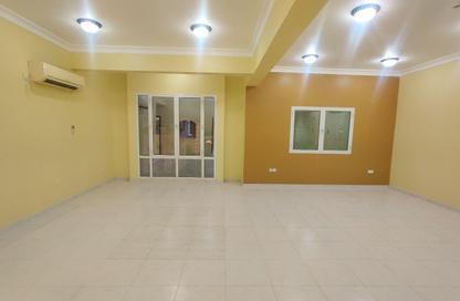Apartment - 2 Bedrooms - 2 Bathrooms for rent in Al Mansoura - Al Mansoura - Doha