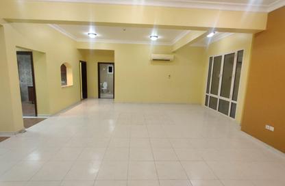 Apartment - 2 Bedrooms - 2 Bathrooms for rent in Al Mansoura - Al Mansoura - Doha