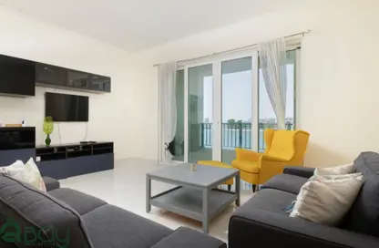Apartment - 2 Bedrooms - 2 Bathrooms for rent in Viva West - Viva Bahriyah - The Pearl Island - Doha