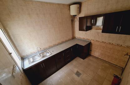 Apartment - 3 Bedrooms - 2 Bathrooms for rent in Bin Omran - Fereej Bin Omran - Doha