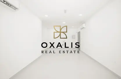 شقة - 2 غرف نوم - 2 حمامات للايجار في العزيزية - العزيزية - الدوحة