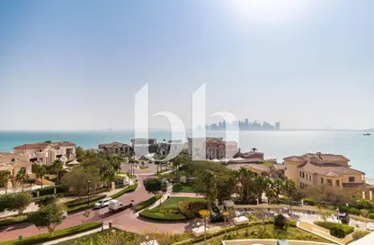 Apartment - 2 Bedrooms - 3 Bathrooms for sale in Viva West - Viva Bahriyah - The Pearl Island - Doha
