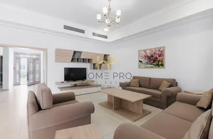 Villa - 3 Bedrooms - 5 Bathrooms for rent in Wadi Al Markh - Muraikh - AlMuraikh - Doha