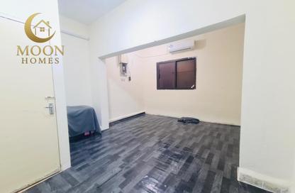 Apartment - 1 Bedroom - 1 Bathroom for rent in Umm Ghwailina Comm - Umm Ghuwalina - Umm Ghuwailina - Doha