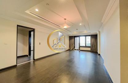 Apartment - 1 Bedroom - 2 Bathrooms for rent in West Porto Drive - Porto Arabia - The Pearl Island - Doha Apartment - 1 Bedroom - 2 Bathrooms for rent in West Porto Drive - Porto Arabia - The Pearl Island - Doha