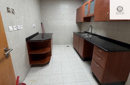 Apartment - 1 Bedroom - 2 Bathrooms for rent in Zig Zag Towers - West Bay - Doha