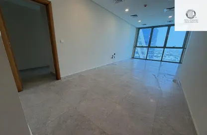 Apartment - 1 Bedroom - 2 Bathrooms for rent in Zig Zag Towers - West Bay - Doha
