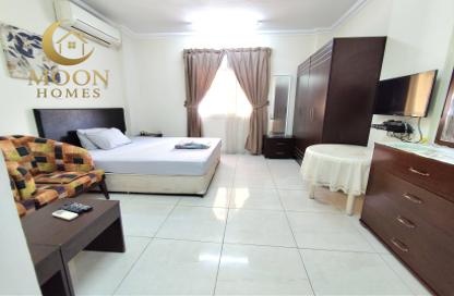 Apartment - Studio - 1 Bathroom for rent in Umm Ghwailina Comm - Umm Ghuwalina - Umm Ghuwailina - Doha