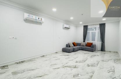 Apartment - 2 Bedrooms - 3 Bathrooms for rent in Al Nasr Street - Al Nasr - Doha