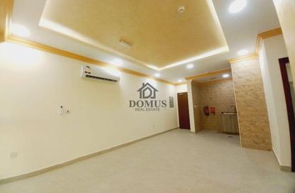 Apartment - 2 Bedrooms - 2 Bathrooms for rent in Al Aman Street - Umm Ghuwailina - Doha