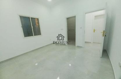 Apartment - 2 Bedrooms - 2 Bathrooms for rent in Thabit Bin Zaid Street - Al Mansoura - Doha