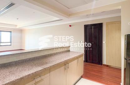Apartment - Studio - 1 for rent in West Porto Drive - Porto Arabia - The Pearl Island - Doha