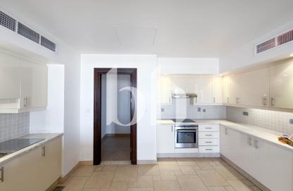 Apartment - 2 Bedrooms - 3 Bathrooms for rent in Carnaval - Qanat Quartier - The Pearl Island - Doha