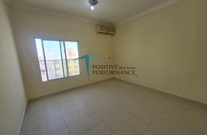 Apartment - 2 Bedrooms - 2 Bathrooms for rent in Doha Al Jadeed - Doha