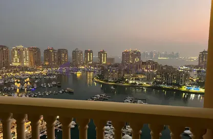 شقة - 2 غرف نوم - 3 حمامات للبيع في طريق بورتو الغربي - بورتو أرابيا - جزيرة اللؤلؤة - الدوحة