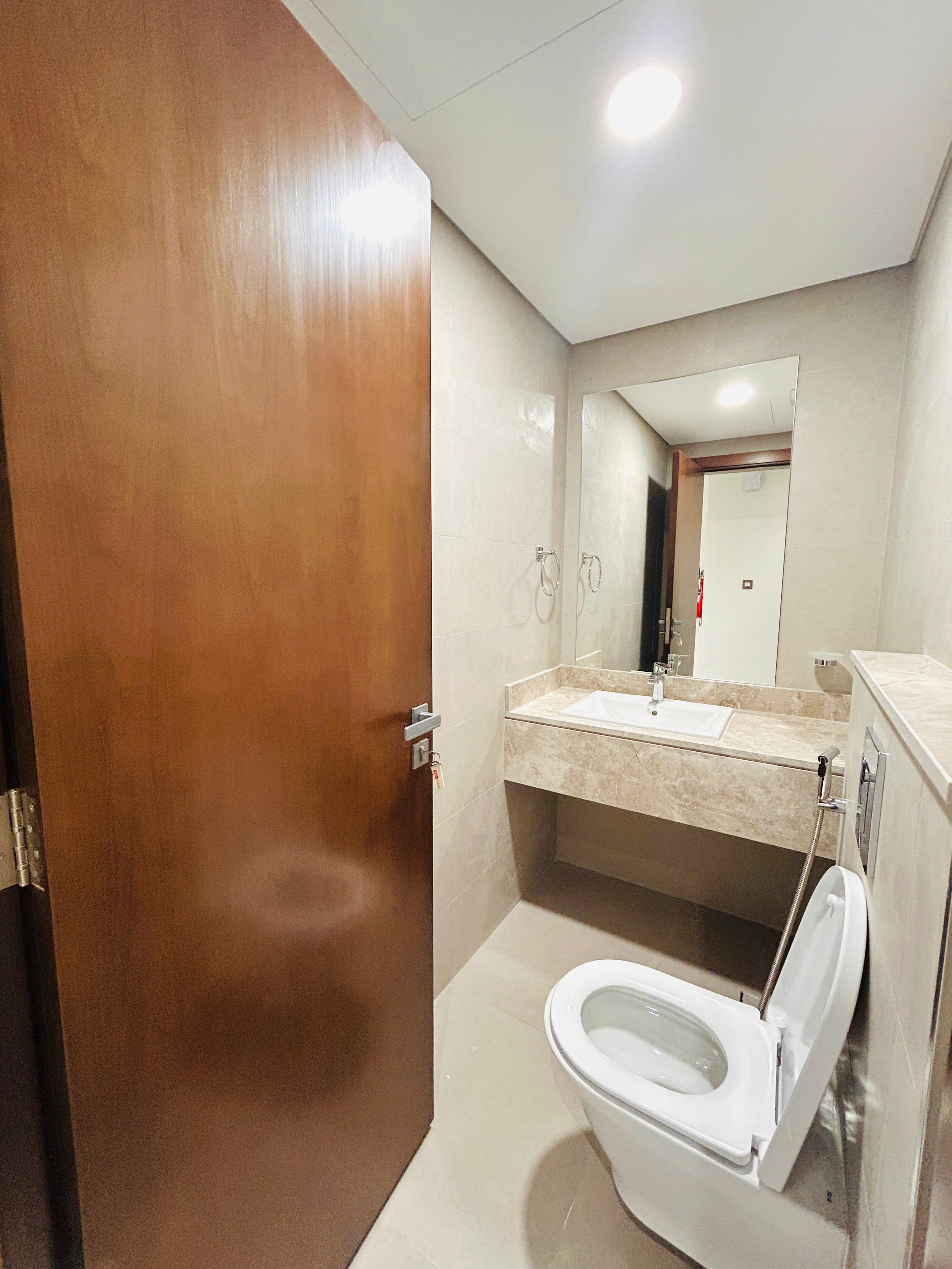 BRAND NEW 2 BEDROOM FULLY FURNISHED WITH BALCONY thumbnail 6