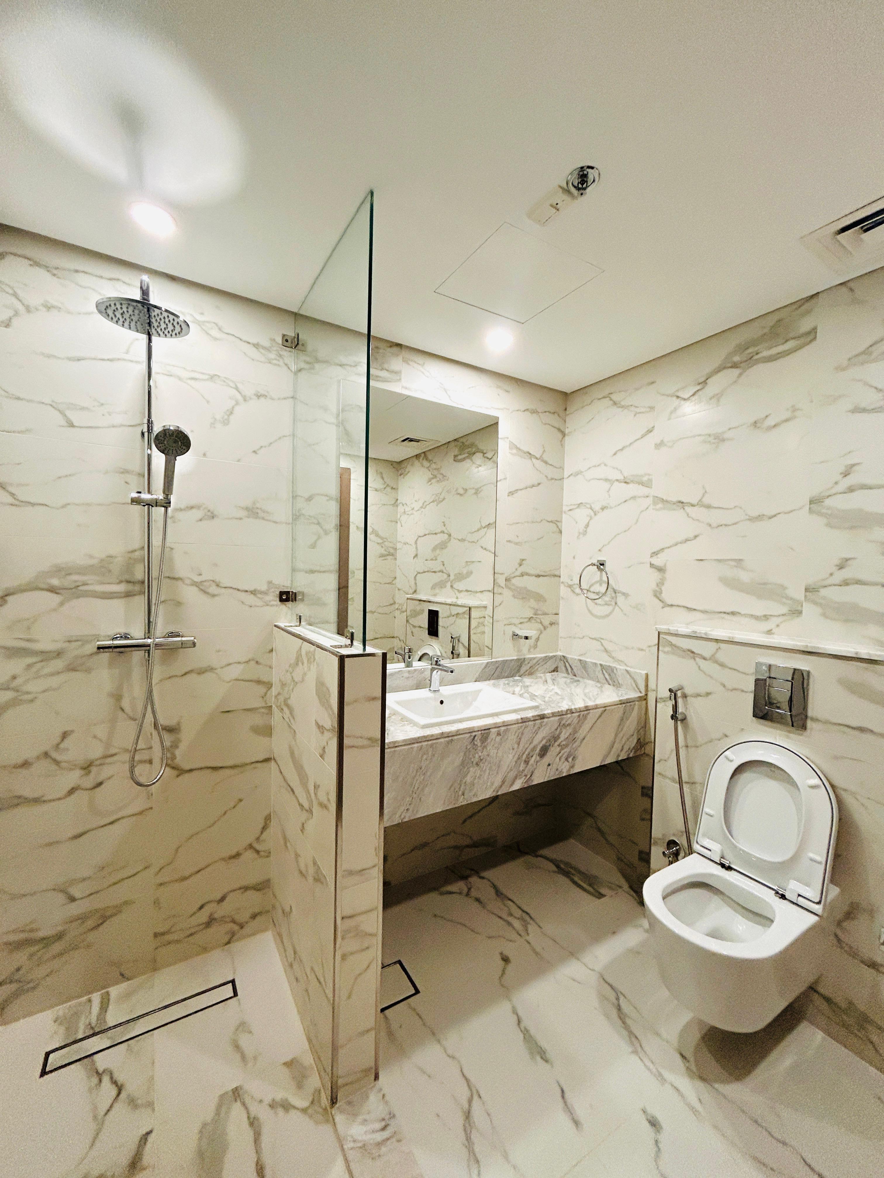 BRAND NEW 2 BEDROOM FULLY FURNISHED WITH BALCONY thumbnail 8