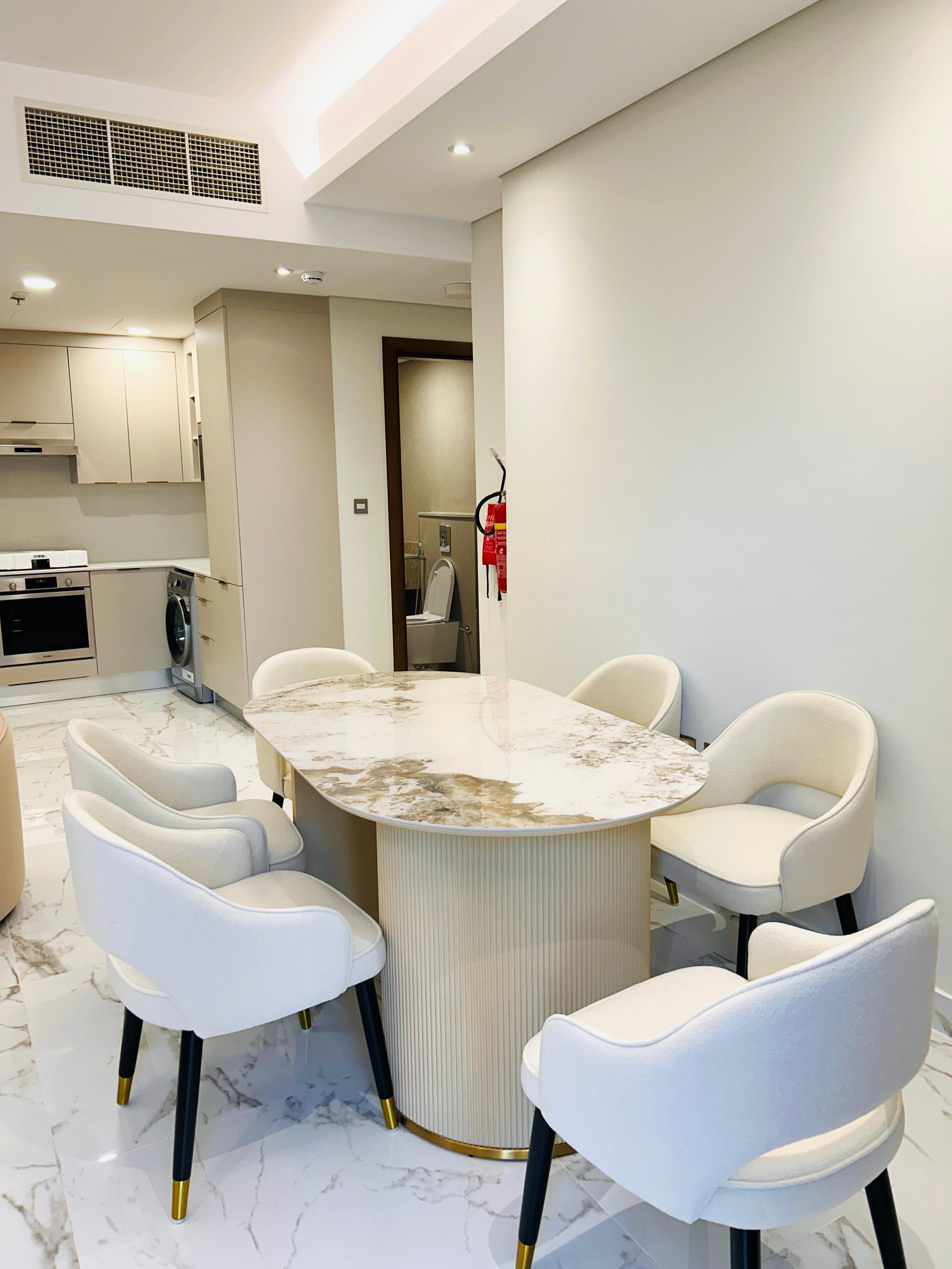 BRAND NEW 2 BEDROOM FULLY FURNISHED WITH BALCONY thumbnail 4