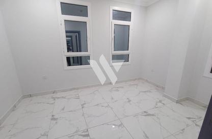 Apartment - 3 Bedrooms - 2 Bathrooms for rent in Umm Ghwailina Comm - Umm Ghuwalina - Umm Ghuwailina - Doha Apartment - 3 Bedrooms - 2 Bathrooms for rent in Umm Ghwailina Comm - Umm Ghuwalina - Umm Ghuwailina - Doha