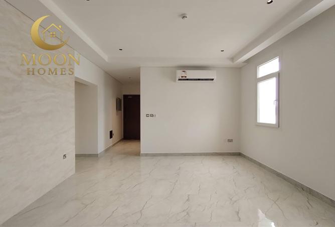 54103217 - Property Image 2