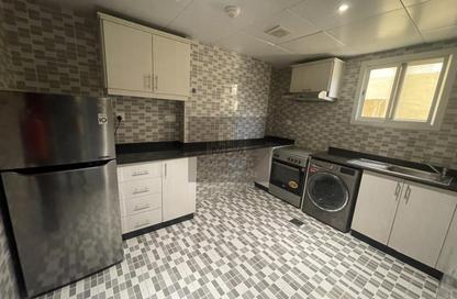 Apartment - 2 Bedrooms - 1 Bathroom for rent in Al Sadd Road - Al Sadd - Doha