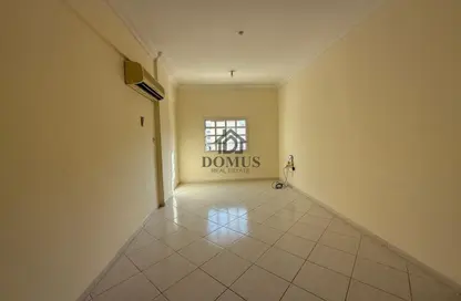 Apartment - 2 Bedrooms - 2 Bathrooms for rent in Thabit Bin Zaid Street - Al Mansoura - Doha