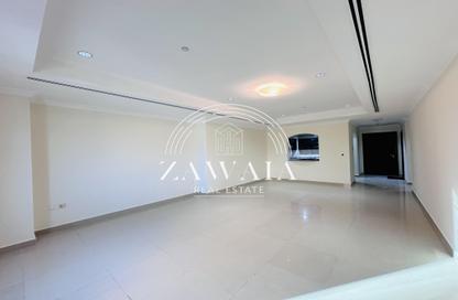 Apartment - 1 Bedroom - 2 Bathrooms for rent in East Porto Drive - Porto Arabia - The Pearl Island - Doha