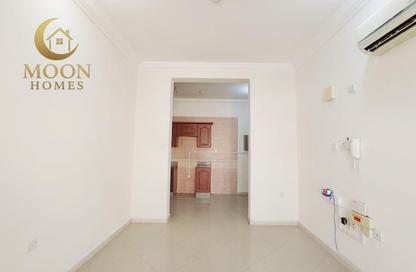 Apartment - 1 Bedroom - 1 Bathroom for rent in Umm Ghuwailina 4 - Umm Ghuwailina - Doha Apartment - 1 Bedroom - 1 Bathroom for rent in Umm Ghuwailina 4 - Umm Ghuwailina - Doha