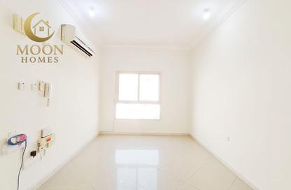 Apartment - 1 Bedroom - 1 Bathroom for rent in Umm Ghuwailina 4 - Umm Ghuwailina - Doha Apartment - 1 Bedroom - 1 Bathroom for rent in Umm Ghuwailina 4 - Umm Ghuwailina - Doha