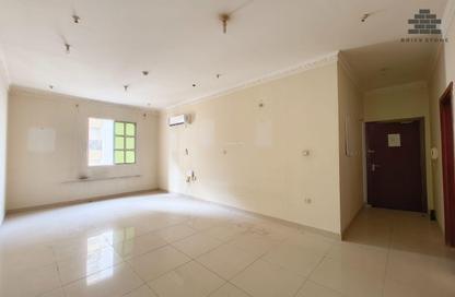 Apartment - 2 Bedrooms - 2 Bathrooms for rent in Muntazah 13 - Al Muntazah - Doha