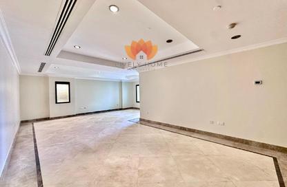 Apartment - 2 Bedrooms - 3 Bathrooms for rent in East Porto Drive - Porto Arabia - The Pearl Island - Doha
