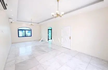 مجمع سكني - 5 غرف نوم - 3 حمامات للايجار في شارع النعيجة - غرب الهلال - الهلال - الدوحة