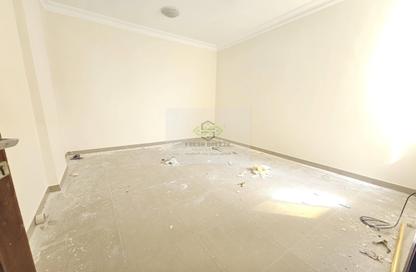 Apartment - 2 Bedrooms - 2 Bathrooms for rent in Umm Ghwailina Comm - Umm Ghuwalina - Umm Ghuwailina - Doha