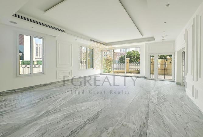 1008856 - Property Image 2