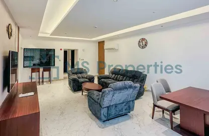 Apartment - 2 Bedrooms - 2 Bathrooms for rent in Asim Bin Omar Street - Al Mansoura - Doha