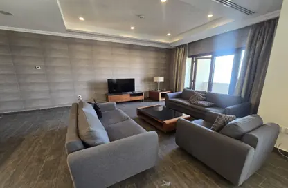 Apartment - 2 Bedrooms - 3 Bathrooms for rent in East Porto Drive - Porto Arabia - The Pearl Island - Doha