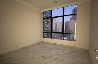 Apartment - 2 Bedrooms - 3 Bathrooms for rent in Fereej Bin Mahmoud North - Fereej Bin Mahmoud - Doha