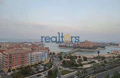 Apartment - 2 Bedrooms - 3 Bathrooms for rent in Tower 13 - Porto Arabia - The Pearl Island - Doha