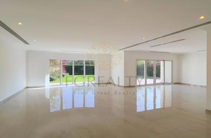 Compound - 4 Bedrooms - 6 Bathrooms for rent in West Bay Tower - West Bay - West Bay - Doha