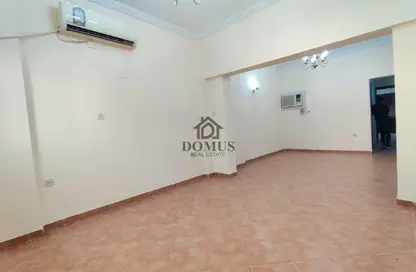 شقة - 2 غرف نوم - 2 حمامات للايجار في شارع انس - فريج بن محمود الشمالي - فريج بن محمود - الدوحة