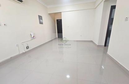 Apartment - 2 Bedrooms - 2 Bathrooms for rent in Bin Omran 35 - Fereej Bin Omran - Doha