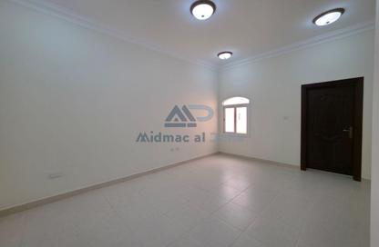 Apartment - 5 Bedrooms - 4 Bathrooms for rent in Ain Khaled Villas - Ain Khaled - Doha
