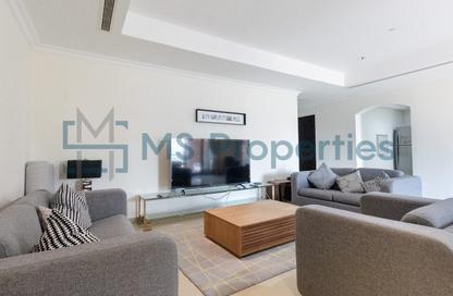 Apartment - 2 Bedrooms - 3 Bathrooms for rent in West Porto Drive - Porto Arabia - The Pearl Island - Doha