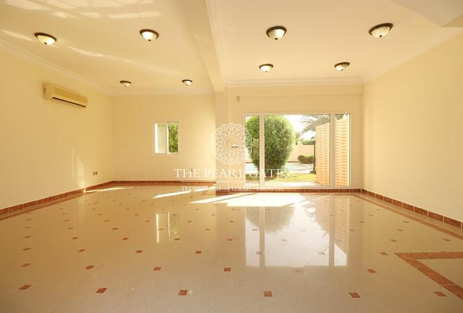 974027 - Property Image 3