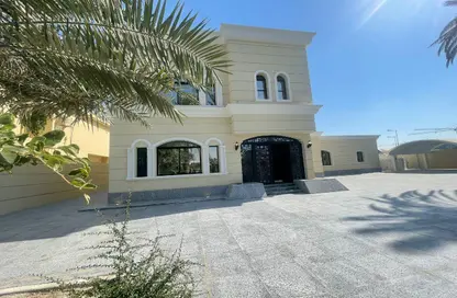 Villa - 5 Bedrooms - 6 Bathrooms for rent in Al Markhiya Street - Al Markhiya - Doha