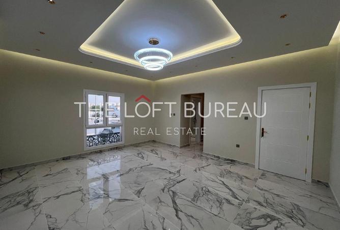 999003 - Property Image 3