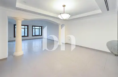 Townhouse - 2 Bedrooms - 3 Bathrooms for rent in West Porto Drive - Porto Arabia - The Pearl Island - Doha