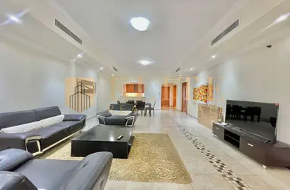 Apartment - 1 Bedroom - 2 Bathrooms for rent in Tower 9 - Porto Arabia - The Pearl Island - Doha