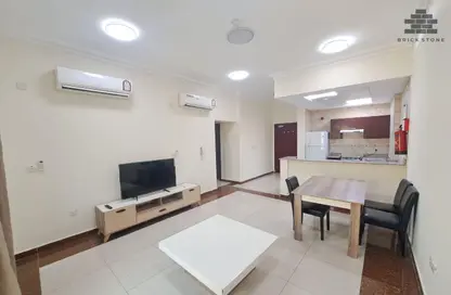 Apartment - 2 Bedrooms - 2 Bathrooms for rent in Al Mansoura - Al Mansoura - Doha