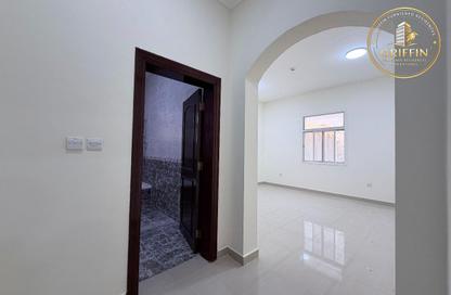 Apartment - 2 - 2 for rent in Thabit Bin Zaid Street - Al Mansoura - Doha
